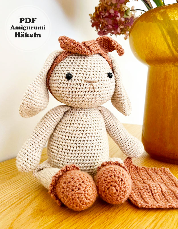 Amigurumi Hase mit Schal und Stirnband Anleitung (2)