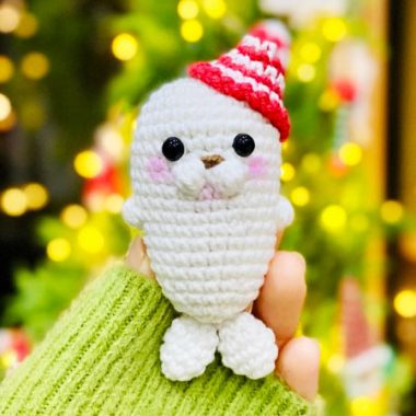 Robbe mit Weihnachtsmütze Häkeln Anleitung für Anfänger (1)