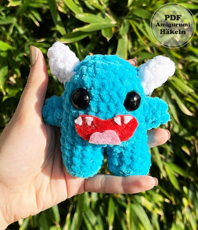 Plüsch-Amigurumi Monster in Blau 2-Stunden-Projekt (2)