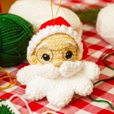 Weihnachtsmann Kopf als Baumschmuck Häkeln Anleitung (2)