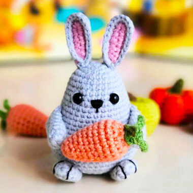 Osterhase mit Karotte Häkeln PDF Kostenlos (1)