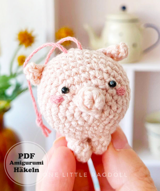 Schlüsselanhänger Schwein Molly PDF Amigurumi Anleitung (3)