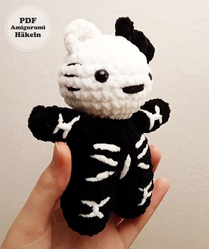 Skelett-Hello-Kitty-Häkelanleitung für Halloween (3)