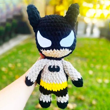Batman Puppe Amigurumi PDF Anleitung Kostenlos (1)