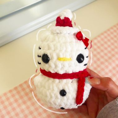 Hello Kitty Schneemann Häkelanleitung PDF (1)