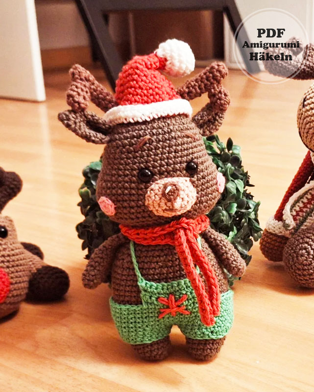 Rentier Rusher Amigurumi mit Mütze und Schal (1)