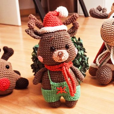 Rentier Rusher Amigurumi mit Mütze und Schal (3)