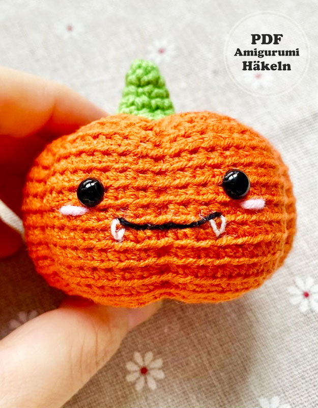 Lächelnder Halloween Kürbis PDF Häkeln 2