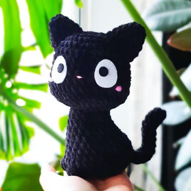 Realistische schwarze Mini-Katze Häkelanleitung (1)